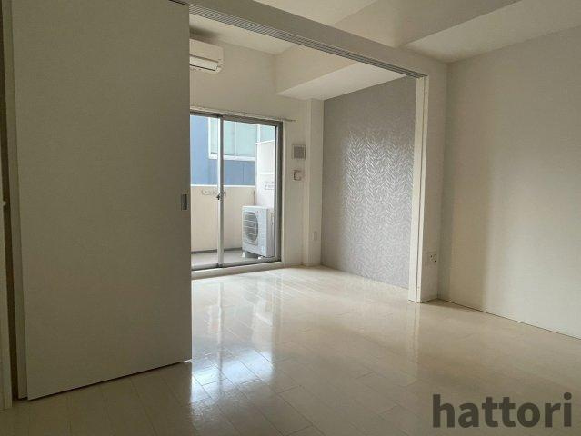 セレニテ江坂ルフレの居間・リビング