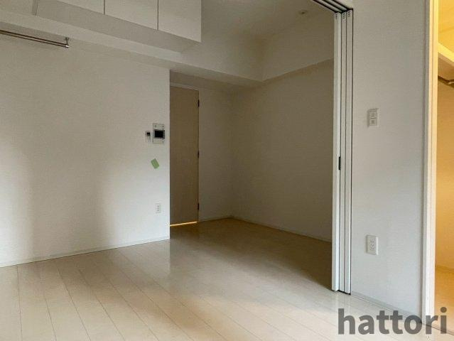 セレニテ江坂ルフレの居間・リビング