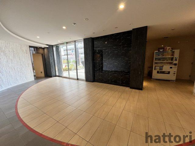 セレニテ江坂ルフレのロビー