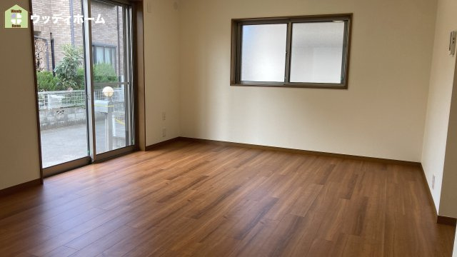 川口市新堀　中古一戸建ての居間・リビング