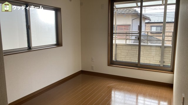 川口市新堀　中古一戸建ての寝室