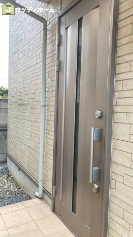 川口市新堀　中古一戸建ての玄関