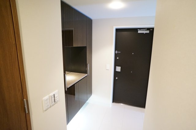 ディオ学園前プレシアの玄関