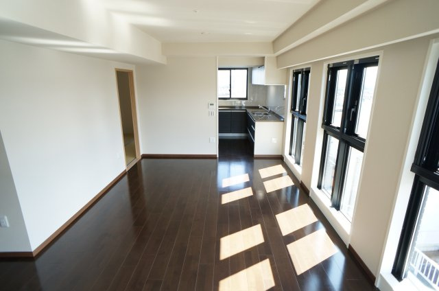 ディオ学園前プレシアの居間・リビング