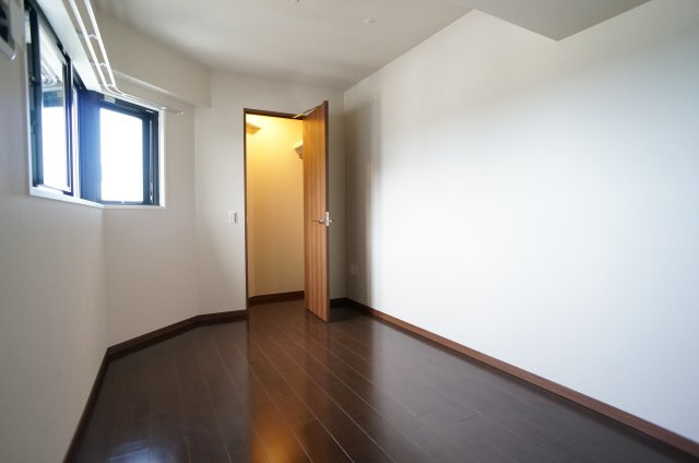 ディオ学園前プレシアの洋室