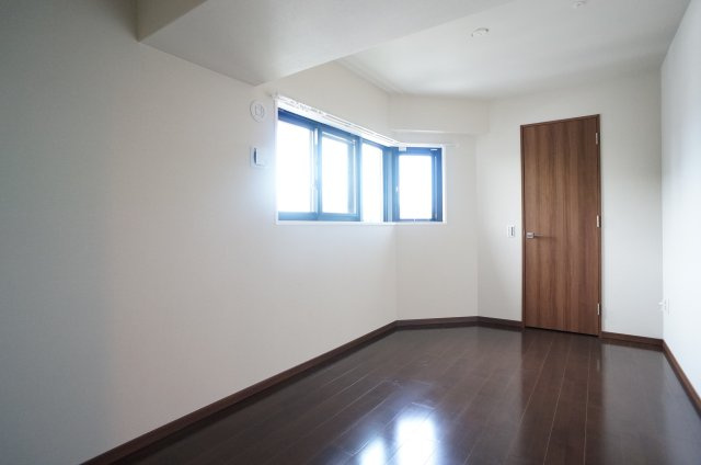 ディオ学園前プレシアの洋室