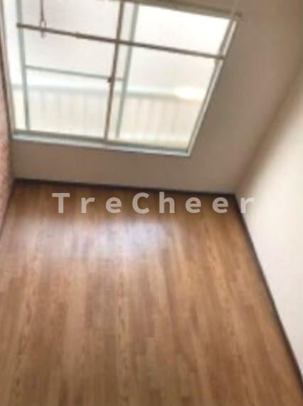 プラザ泉の居間・リビング