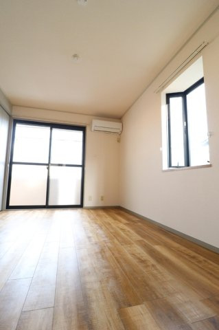 フリージアコートの居間・リビング