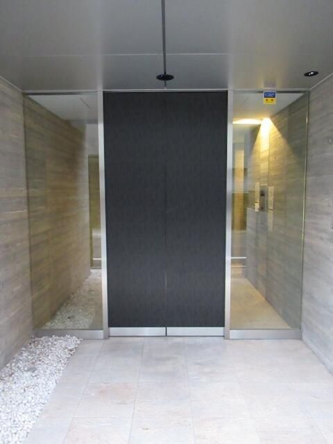 ＨＹ’ｓ　ｒｅｖｅのエントランス