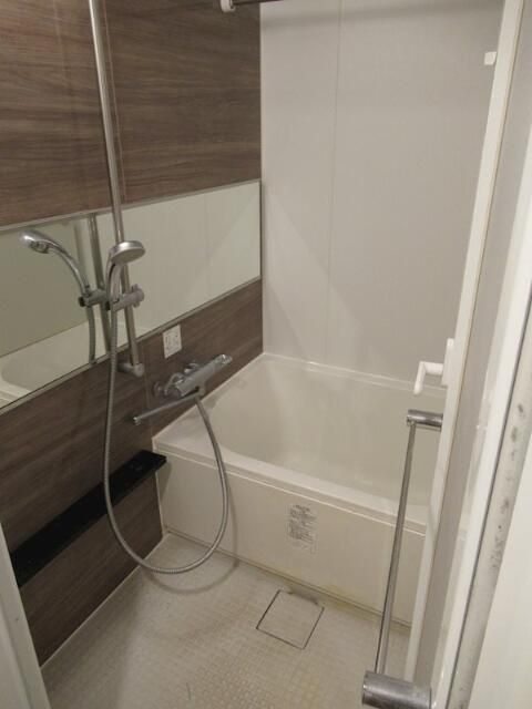 ＨＹ’ｓ　ｒｅｖｅの浴室