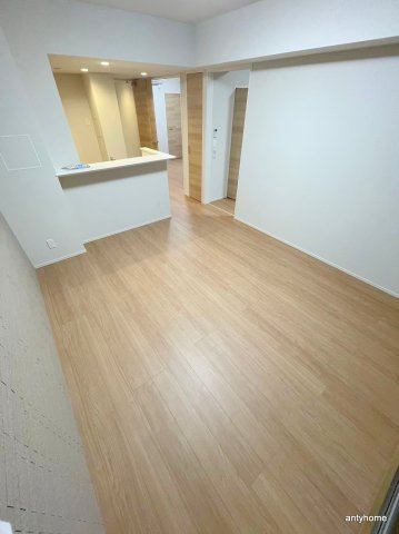 IBC Residence West　仲介手数料無料の居間・リビング