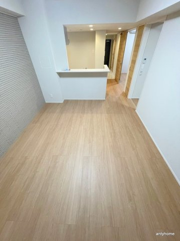 IBC Residence West　仲介手数料無料の居間・リビング