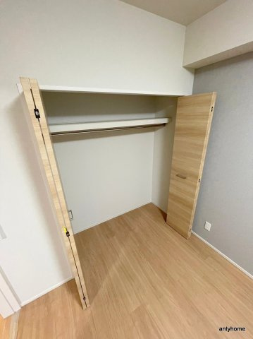 IBC Residence West　仲介手数料無料の収納