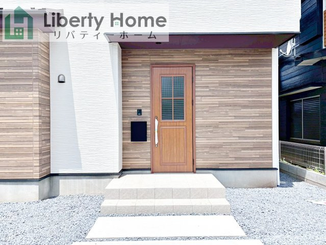 ひたちなか市稲田１期　新築戸建のエントランス