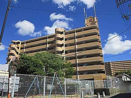 ペルル中山南の外観