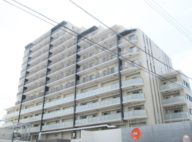 パークアクシス赤羽南の外観|1階にはスギ薬局が入っています☆