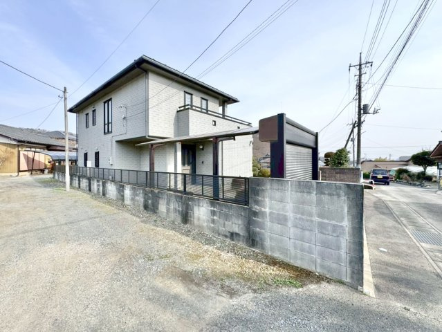 【中古戸建】桐生市堤町2丁目の外観|■外観｜特徴のある個性的な住まいと美しい街並み、そして住みやすい環境を、ぜひ現地でご覧になりませんか。お気軽にお問合せください(^^)  