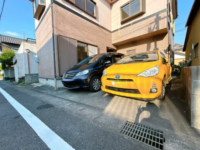 リフォーム済中古戸建　一宮市中島通５丁目　平成18年築の駐車場