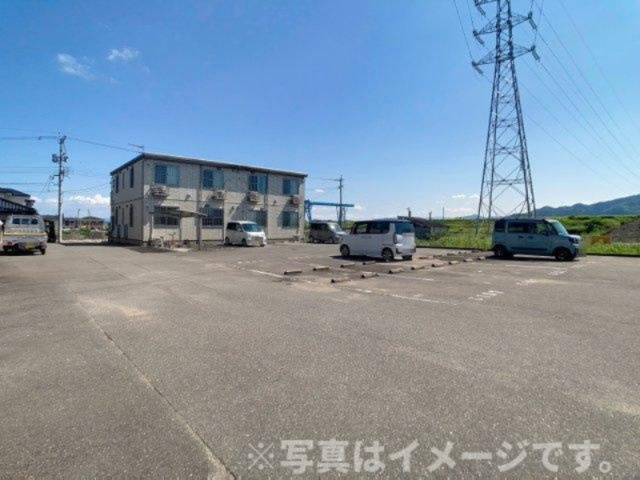 レトア感田Bの駐車場