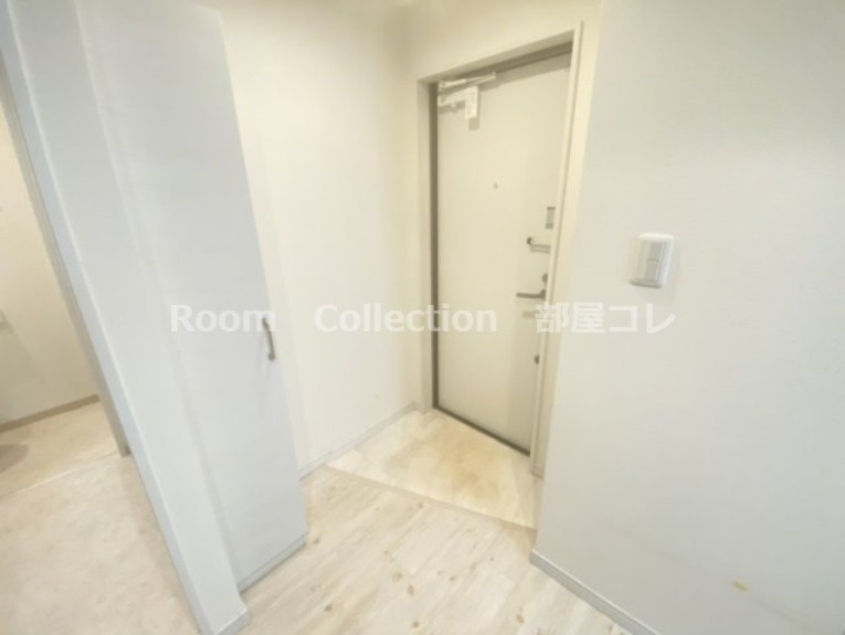 Ceres岩塚駅前A棟の玄関