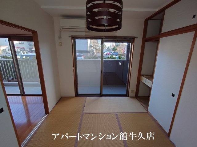 牛久ロイヤルレジデンスDⅡ型の内装