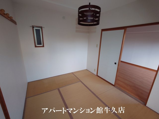 牛久ロイヤルレジデンスDⅡ型の和室
