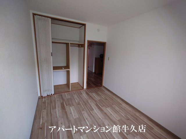 牛久ロイヤルレジデンスDⅡ型の洋室