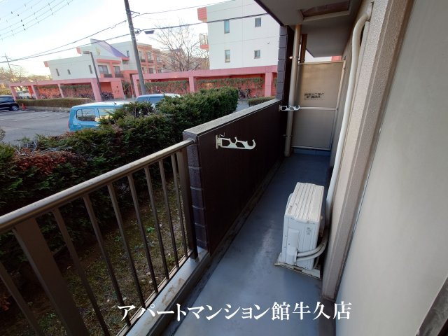 牛久ロイヤルレジデンスDⅡ型のバルコニー
