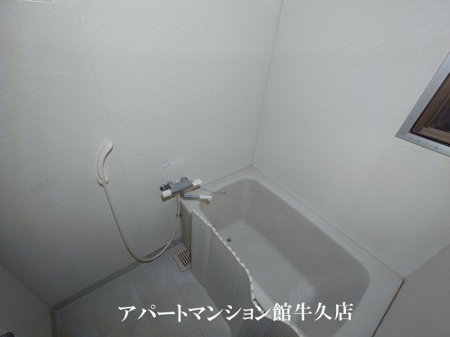 牛久ロイヤルレジデンスDⅡ型の浴室