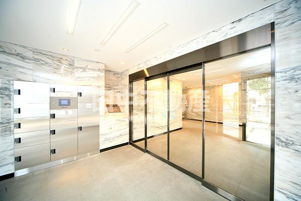 レジディア広尾南のエントランス