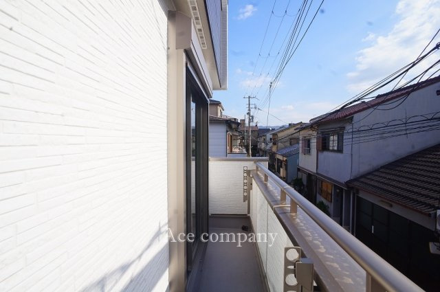 【バルコニー】 | 東大阪市小若江3丁目 | バルコニーは2階と3階にあります☆ともに南向きです☆こちらはリビングに面した2階のバルコニーです☆