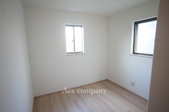 【内装】 | 東大阪市小若江3丁目 | 【1階：納戸4.5帖】