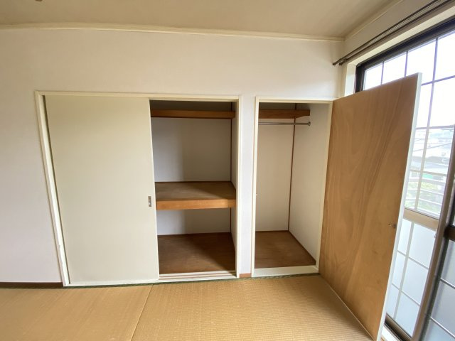 セトル三の森の収納|和室には1間半分の収納があります。