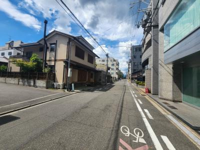 新町ロイヤルハイツの周辺|前面道路
