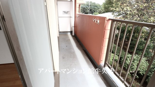 牛久ロイヤルレジデンスAⅡ型のバルコニー