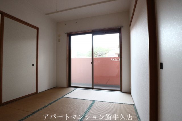 牛久ロイヤルレジデンスBⅠ型の和室