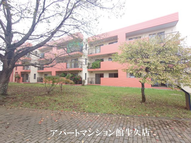 牛久ロイヤルレジデンスBⅠ型の外観