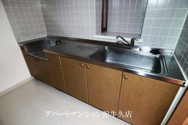 牛久ロイヤルレジデンスBⅠ型のキッチン