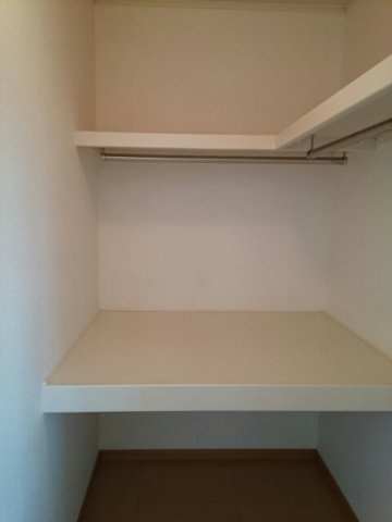 アージュの収納|大きなものも収納できそうです