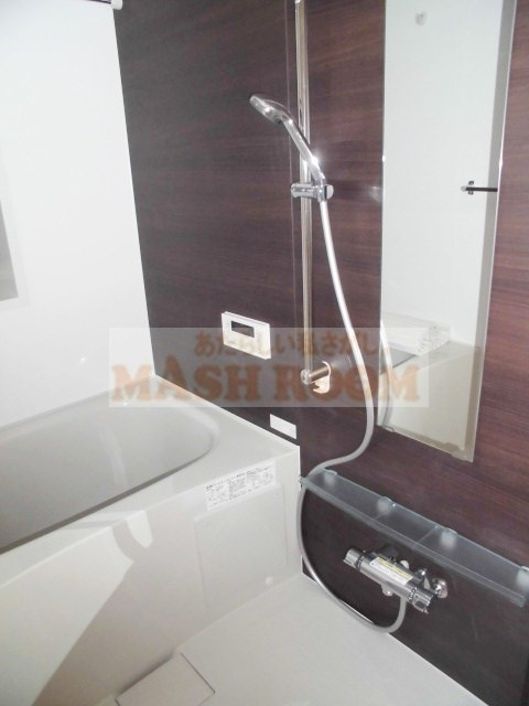 ラシーネ荻窪の浴室