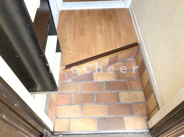 ロイヤルパレス6の玄関