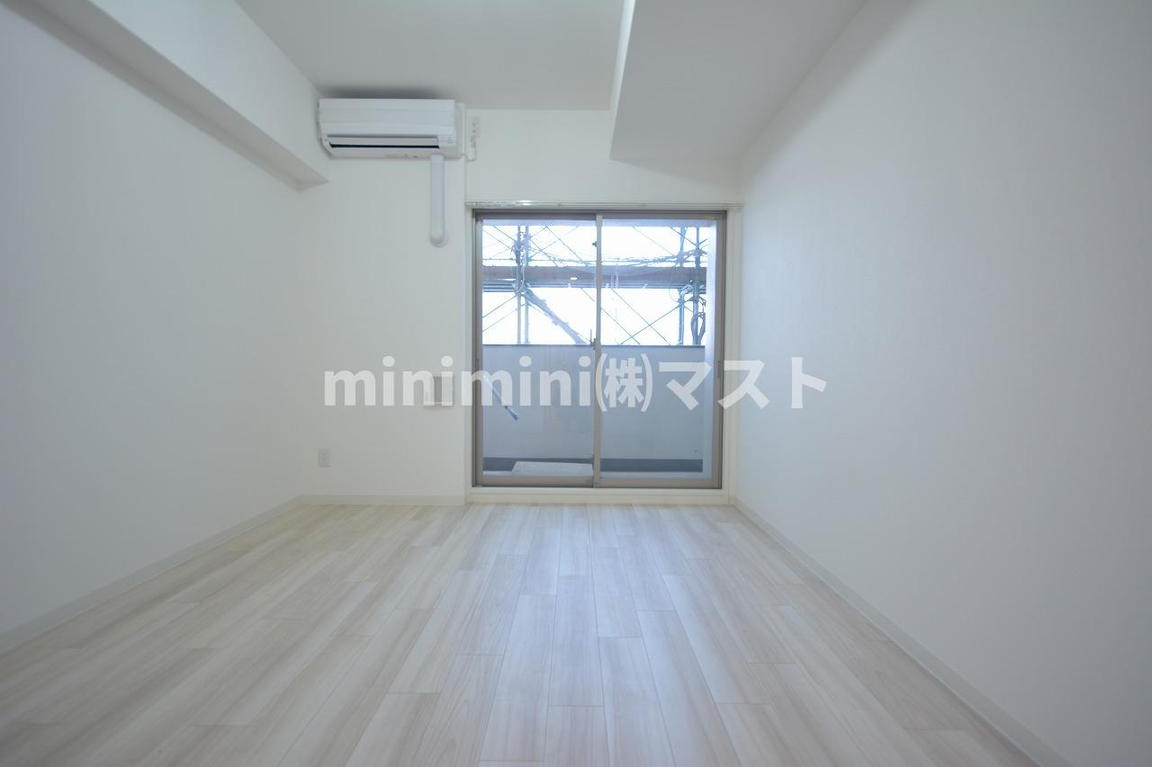 ワールドアイ難波南PORTAの居間・リビング