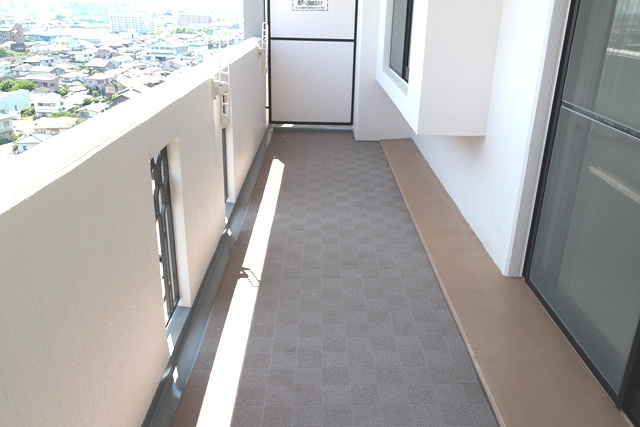 久留米市荘島町の賃貸マンションのバルコニー|※写真は別室です