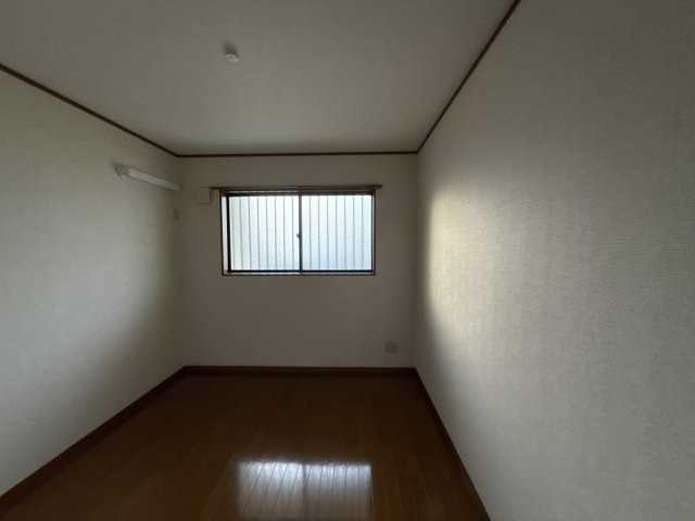 プレイン八代の洋室