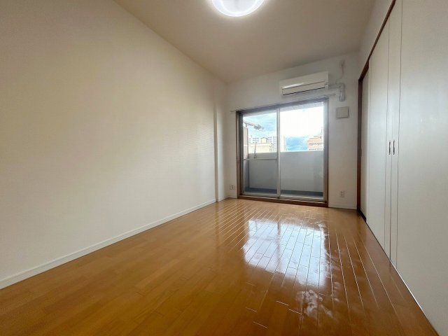 プレッツァ新大阪の居間・リビング