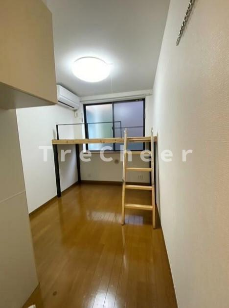 アーバンプレイス河田町の洋室