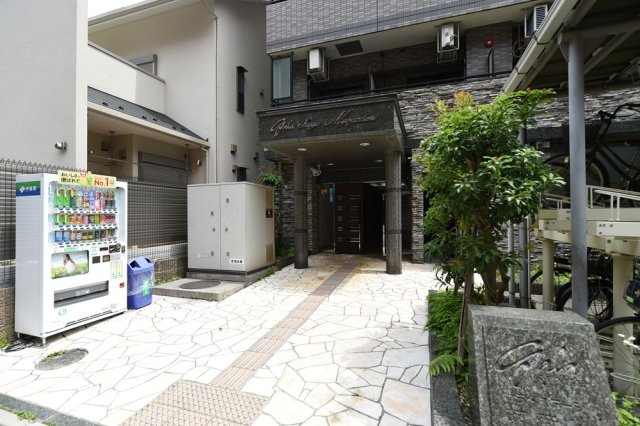 ガラ・ステージ茗荷谷のエントランス