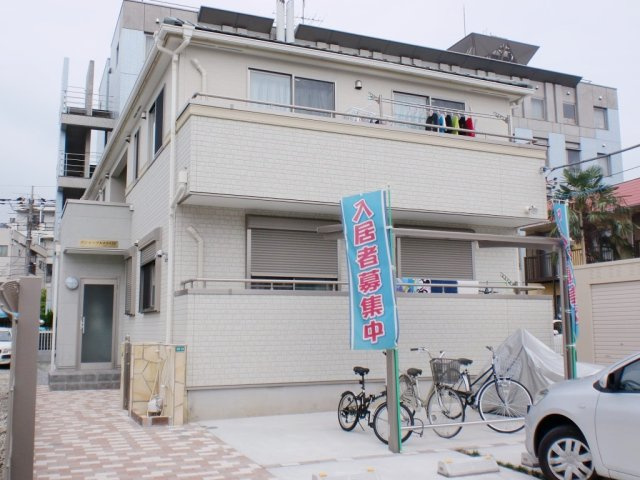 ボン・レーヴNAGASEのエントランス