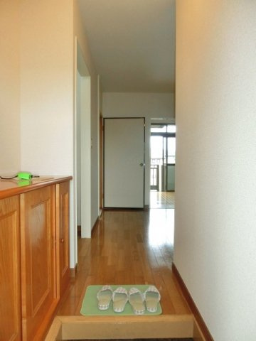 【玄関】 | 真ハイム | 玄関入るとこんな感じ。（※参考写真）