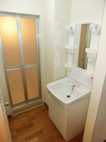 【洗面所】 | 真ハイム | 脱衣所・独立洗面台完備。（※参考写真）